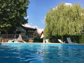  Mercedes Garden  Будапешт